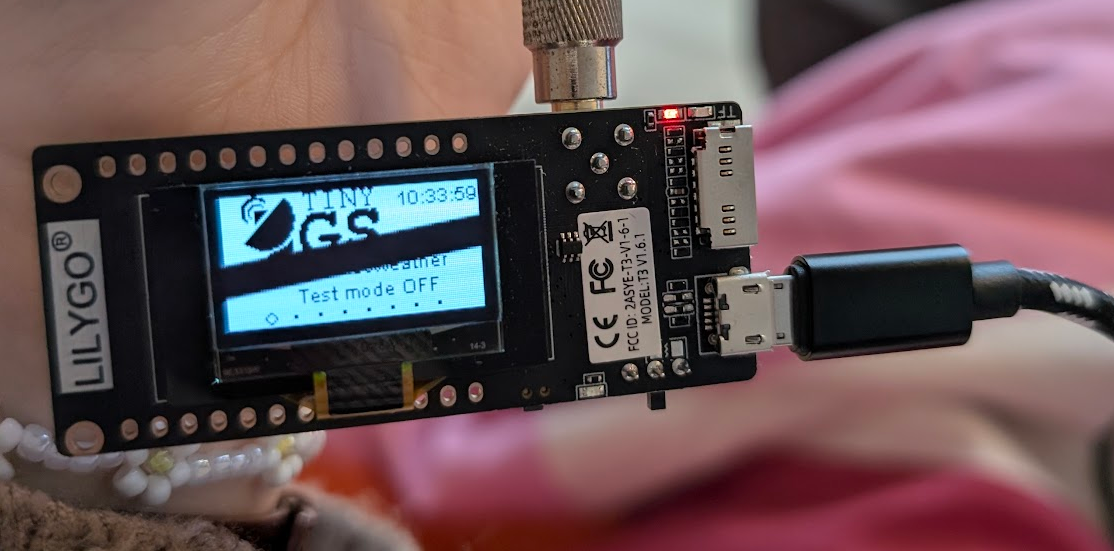 LoRa32 V2.1_1.6 - 433MHZ CH9102F (With ANT500 antenna for reasons)